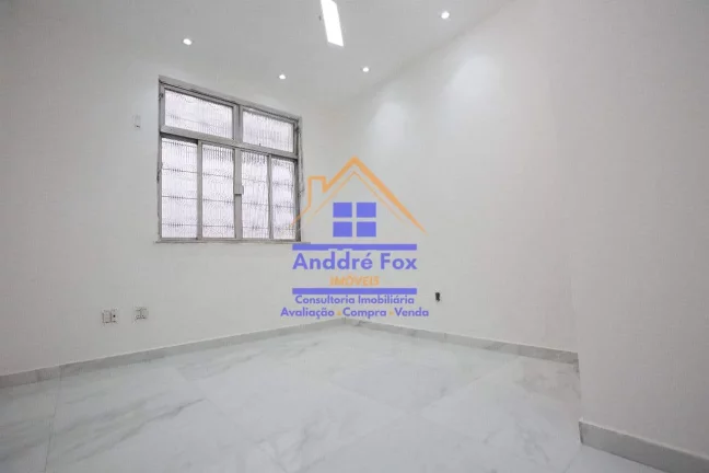 Imagem Casa linear com sala, 3 quartos, cozinha, área de serviço, quintal, garagem para 2 carros, à venda, 70 M², por R$ 410.000 – Vila Isabel - Rio de Janeiro / RJ.