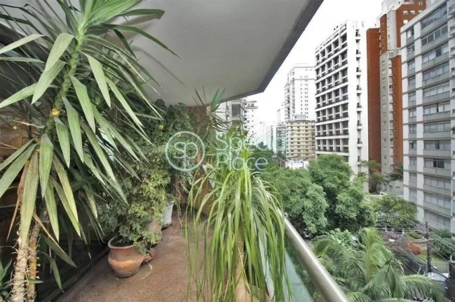 Imagem Excelente apartamento com 540m² no Jardim Paulista Amplo living com mezanino, lareira, home theater...