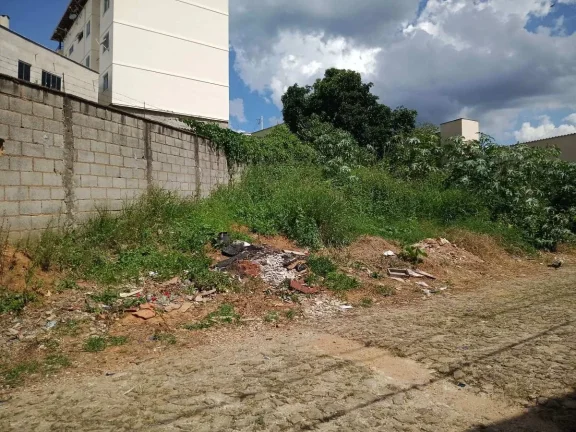 Imagem Lote à venda em Barbacena, Carmo, 500m2