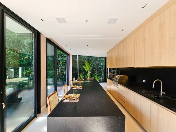 Imagem Casa de Luxo à Venda: Riviera de São Lourenço Módulo 11: 7 Quartos, 7 Suítes, 3 Salas, 4 Vagas, 580m² de Área