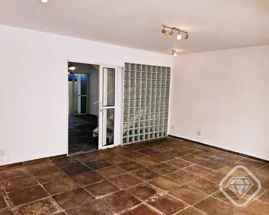 Imagem Casa espaçosa em Ipanema com suítes e pátio perfeito para a família.

Esta residência oferece 2...