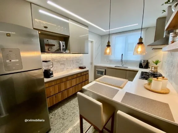 Imagem Descubra este espaçoso apartamento à venda na Rua Professora Bartira Mourão, localizado no charmo...