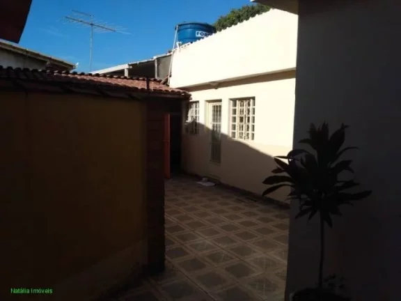 Imagem CASA RESIDENCIAL PARA VENDAS, EM BETIM
*TERRENO COM 2 CASAS INDIVIDUAIS
*1º CASA CONSTITUIDA POR: 3...