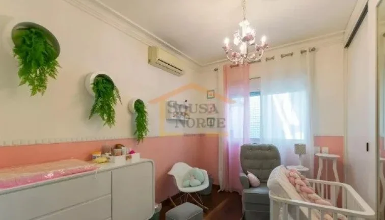 Imagem Casa de condomÃ­nio, com 3 dormitÃ³rios, sendo 3 suÃ­tes, 5 banheiros, possui amplos ambientes, armÃ...