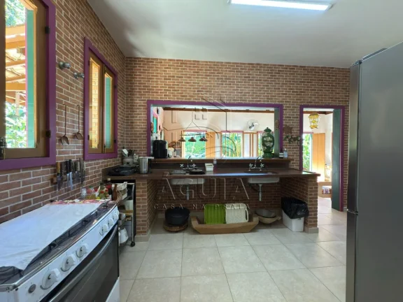 Imagem Casa Ampla em Condomínio Fechado Conforto, Espaço e Lazer a Poucos Minutos da Praia