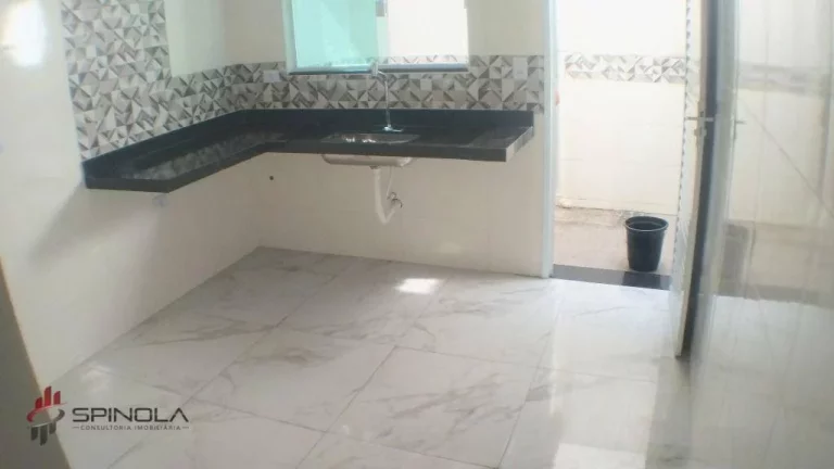 Imagem Sobrado com 2 dormitórios à venda, 71 m² por R$ 420.000,00 - Vila Caiçara - Praia Grande/SP
