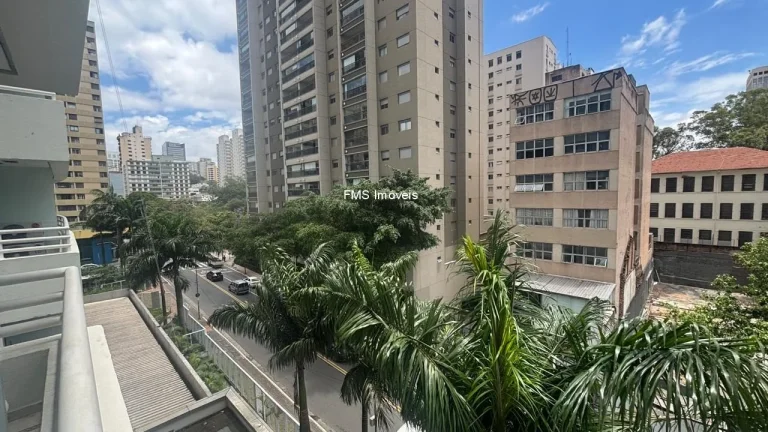 Imagem Sala Comercial de Alto Padrão na Consolação, São Paulo-SP: 1 Sala, 1 Banheiro, 1 Vaga de Garagem. Venha Conferir!