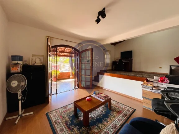 Imagem Imperdível Casa à Venda em São Paulo-SP, Jabaquara: 4 Quartos, 2 Suítes, 2 Salas e 3 Vagas de Garagem!