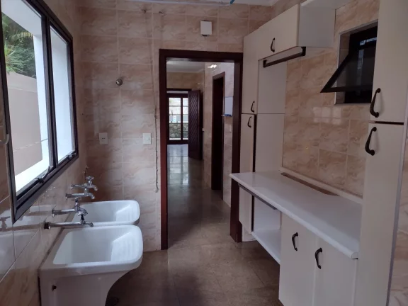 Imagem Casa em Condomínio para Locação em Santana de Parnaíba / SP no bairro Alphaville