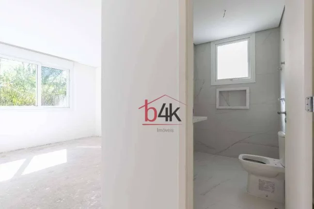 Imagem Casa em Condomínio à venda, 483 m², 4 dormitórios e 5 vagas na Granja Julieta