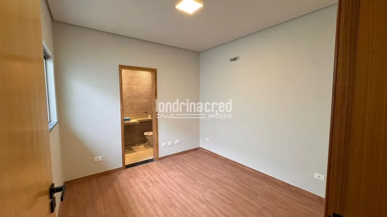 Imagem **Casa à venda no Condomínio Morada das Flores com 3 dormitórios, 1 suíte, banheiro social, 2 vagas de garagem e 85m² construídos em terreno de 125m²**