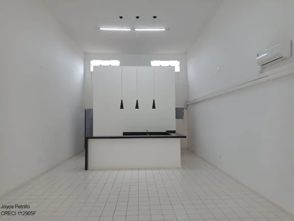 Imagem Super loja com 114 m² disponível para locação na principal avenida comercial de Peruíbe.