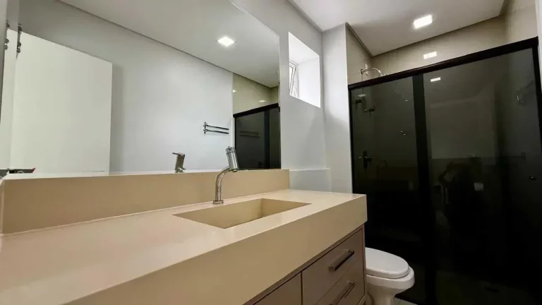 Imagem Apartamento mobiliado e Decorado com 3 suítes, 3 vagas na Barra Norte em Balneário Camboriú