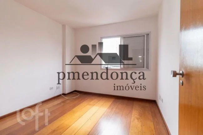 Imagem Lindo apartamento no último andar, com uma bela vista, planta espaçosa e muita luminosidade natura...