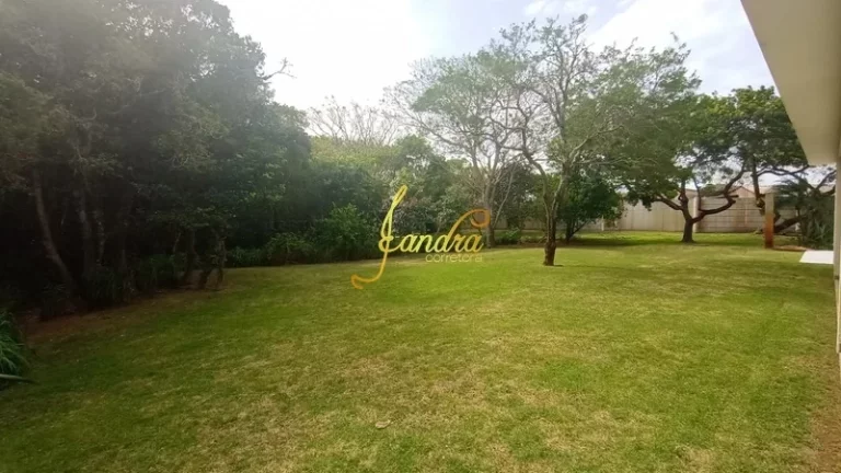Imagem Linda sobrado com 04 suítes, piscina, piso aquecido,