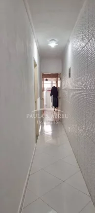 Imagem Assobradado 3 Dormitórios sendo 1 suíte com Sacada, 2 banheiros, 2 vagas, Lavanderia Grande, Área Coberta com Churrasqueira em Mauá no Jardim Zaíra 2