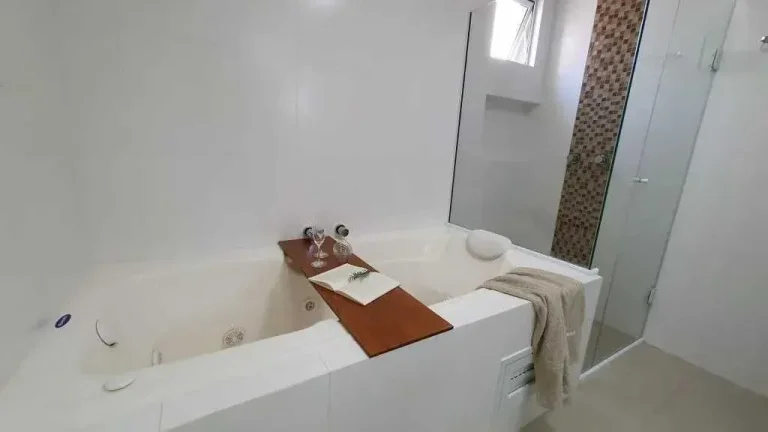 Imagem Apartamento finamente mobiliado com 3 suítes e 2 vagas de garagem no Centro Balneário Camboriú
