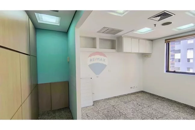 Imagem Sala comercial com 40m² com recepção 2 salas 2 banheiros 2 vagas para locação na Vila Olímpia