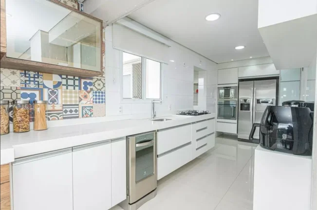 Imagem Apartamento 111M², 3Q, 1 Suíte, 2 Banheiros, 2 Vagas, Varanda Gourmet, Academia, Churrasqueira, Piscina Adulto e Infantil, Salão de Festas e Jogos.