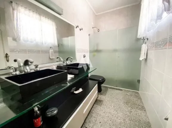 Imagem Sobrado com 3 quartos e 4 banheiros à Venda, 220 m² - Gonzaga em Santos