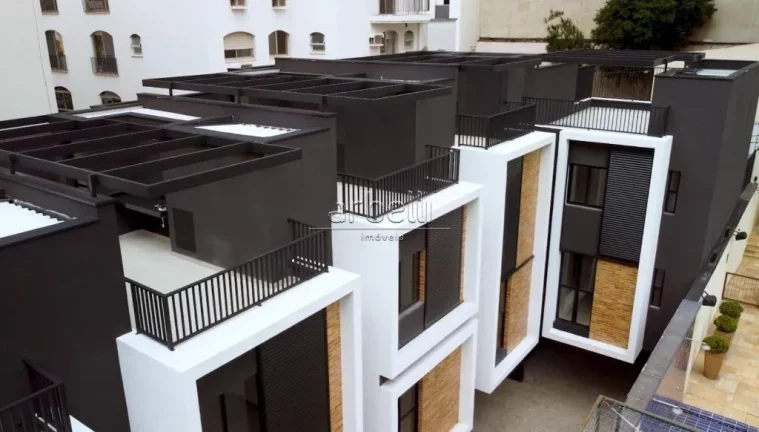 Imagem Sobrado triplex com 165 ², 2 dormitórios suíte, 3 banheiros, varanda, área de serviços, cozinha...