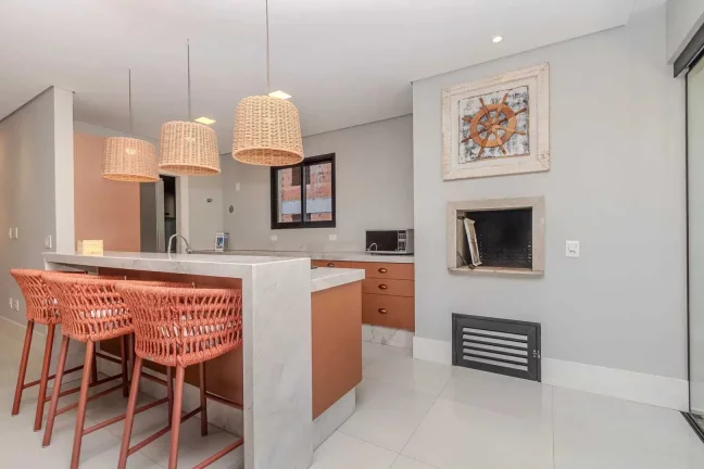 Imagem Apartamento com 3 suítes e 3 vagas de garagem no centro de Balneário Camboriú/SC