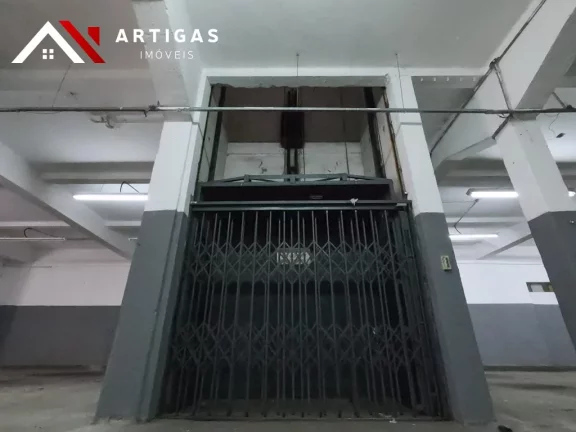 Imagem Alugo Galpão no Belenzinho A.C 1500 m2 com entrada para caminhões - 2 Pisos