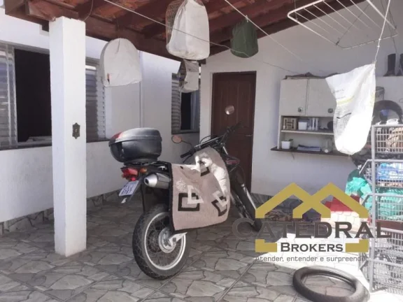 Imagem Casa com 03 dormitórios em 144m² à Venda por R$700.000,00 - Jardim das Carpas - Jundiaí/SP