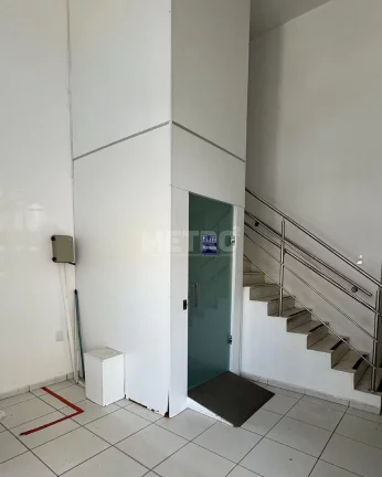 Imagem Ponto comercial 04 salas, 03 banheiros, 180m aproximados  Orla