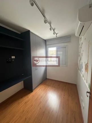 Imagem Sobrado à Venda no Jardim Santa Cruz, SP, 2 Suítes, 70m²