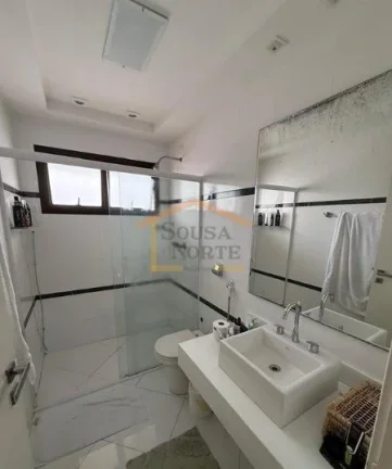 Imagem Apartamento totalmente reformado e mobiliado, com 268m², 4 dormitórios, sendo 4 suítes, ampla sal...