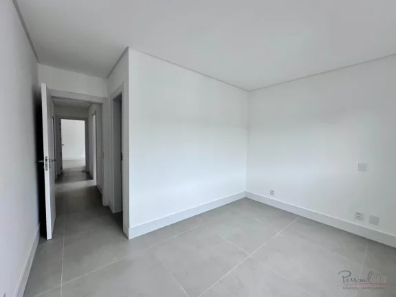 Imagem Apartamento exclusivo à beira-mar, localizado no prestigiado bairro João Paulo, em Florianópolis....