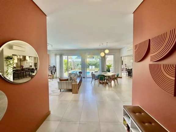 Imagem Casa em Condomínio a Venda no bairro Granja Viana - Carapicuíba, SP
