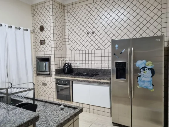 Imagem Sobrado amplo com 3 quartos (sendo 1 suíte com closet), no Condomínio Campos do Conde I.
Térreo c...