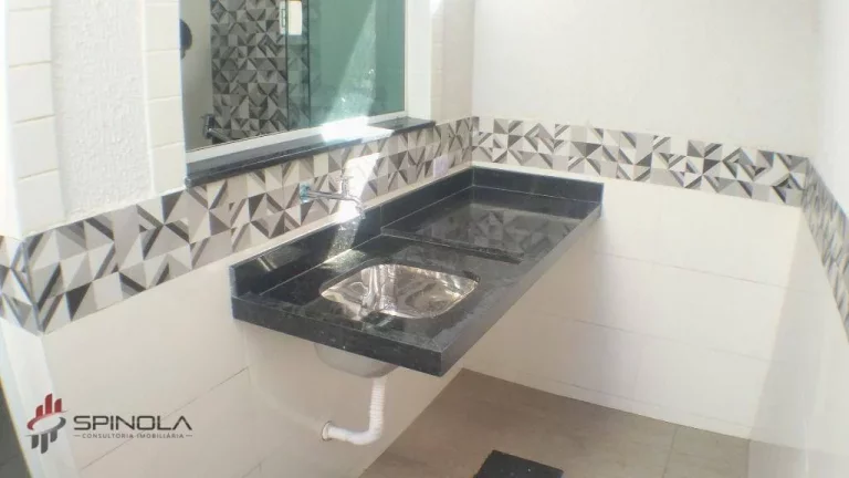 Imagem Sobrado com 2 dormitórios à venda, 71 m² por R$ 420.000,00 - Vila Caiçara - Praia Grande/SP