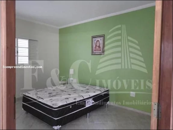 Imagem Casa para Venda em Araras, Jardim da Colina, 3 dormitórios, 1 suíte, 1 banheiro, 1 vaga
