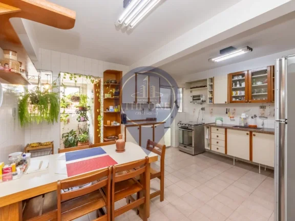 Imagem Imperdível: Apartamento de 4 quartos e 1 suíte na Vila Mariana, SP, com 168m² e vaga de garagem.