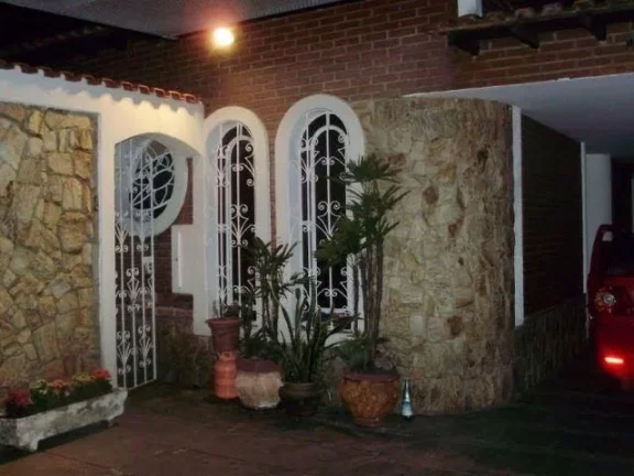 Imagem Casa com 6 dormitórios à venda, 371 m² por R$ 1.600.000,00 - Biritiba - Poá/SP