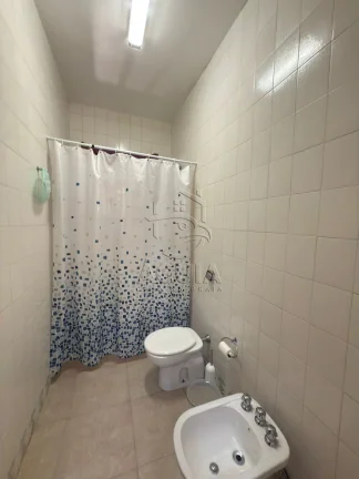 Imagem Casa Ampla em Condomínio Fechado Conforto, Espaço e Lazer a Poucos Minutos da Praia