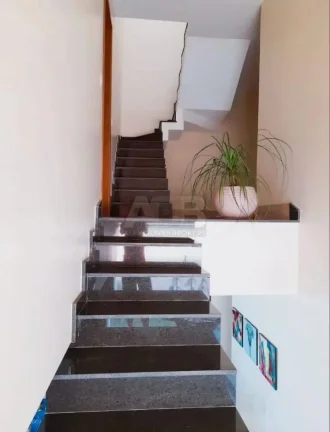 Imagem Casa à venda em Vargem Grande, 4 quartos, 3 vagas e 350m2 de área útil.