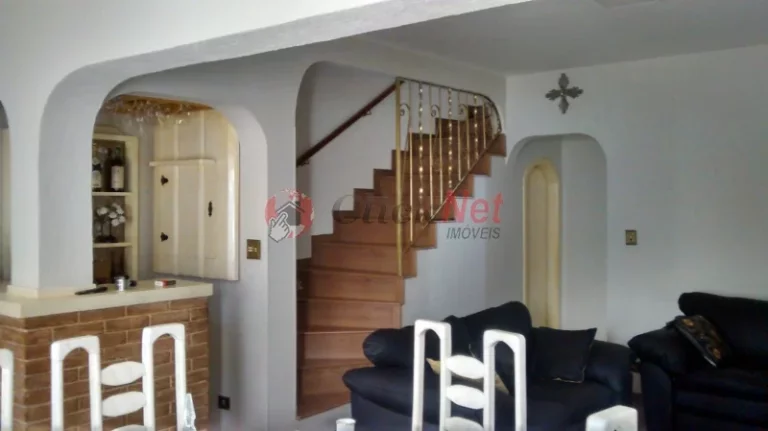 Imagem Sobrado reformado recentemente à venda no bairro Santa Terezinha, São Bernardo do Campo com 3 dormitórios, sendo 2 suíte, 3 vagas, 174m²