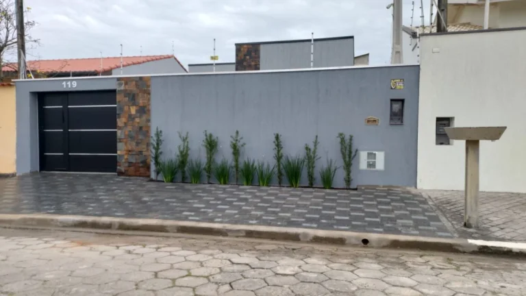 Imagem Casa para Venda em Itanhaém, Bopiranga, 3 dormitórios, 2 suítes, 2 banheiros, 4 vagas