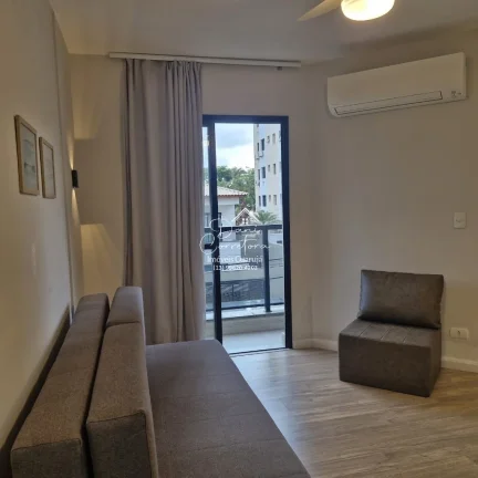 Imagem Apartamento reformado em Guarujá-SP, Jardim Astúrias: 2 quartos, 1 suíte, 2 salas, 2 banheiros, 1 vaga de garagem, 62,25 m²