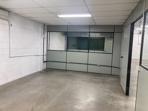 Imagem Salão para alugar, 300 m² por R$ 8.400,00/mês - Calmon Viana - Poá/SP