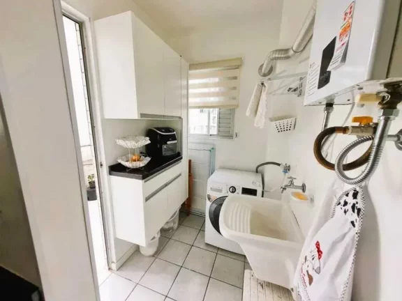 Imagem Apartamento mobiliado com 4 dormitórios sendo 1 suíte e 2 vagas de garagem em Balneário Camboriú