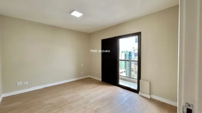 Imagem Apartamento à venda em Moema, SP: 3 quartos, 1 suíte, 1 sala, 2 vagas, 118m² de área. Venha conferir!