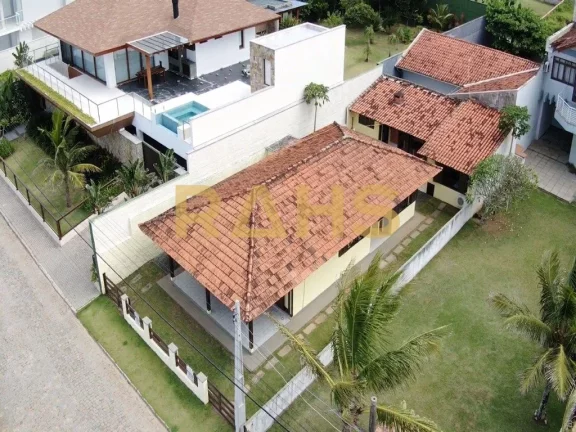 Imagem Venha conhecer essa bela casa em Ubatuba, Santa Catarina, com 3 dormitórios, 2 suítes e garagem co...