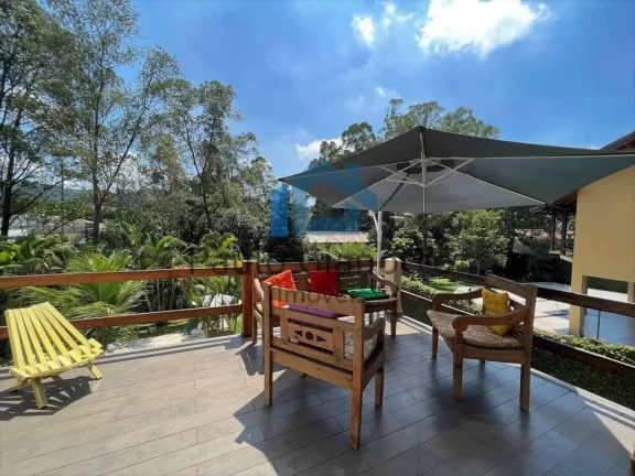 Imagem Casa à venda, linda, confortável e lazer na Granja Viana!