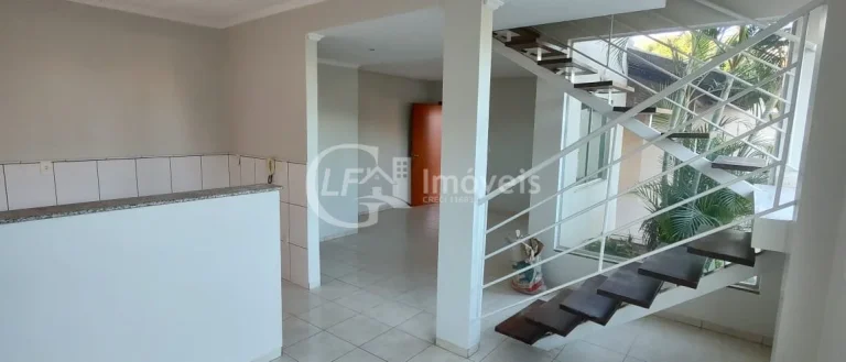 Imagem Casa em Condomínio à Venda em Campo Grande-MS, Bairro Carandá Bosque: 2 Quartos, 2 Suítes, 2 Salas e 112,27 m² de Área