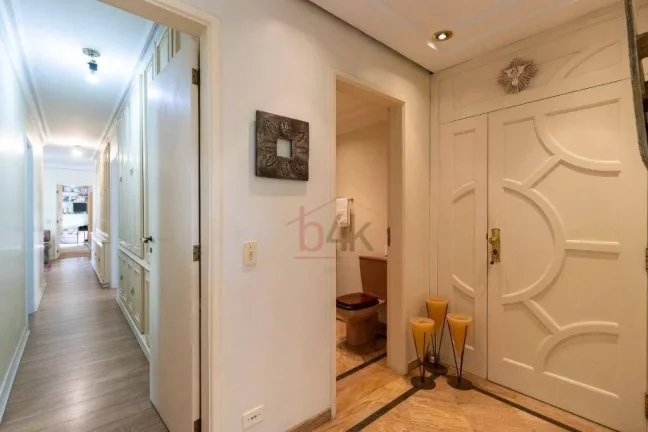 Imagem Apartamento com 4 dormitórios e 3 vagas à venda no Campo Belo